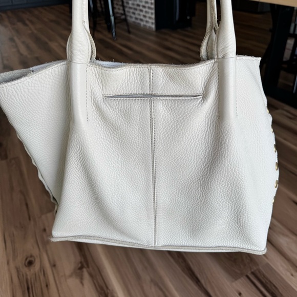 Hammitt Calla Lily White Elegant Leather & Gold Tote Bag Purse Like New Handbag - Picture 3 of 15
